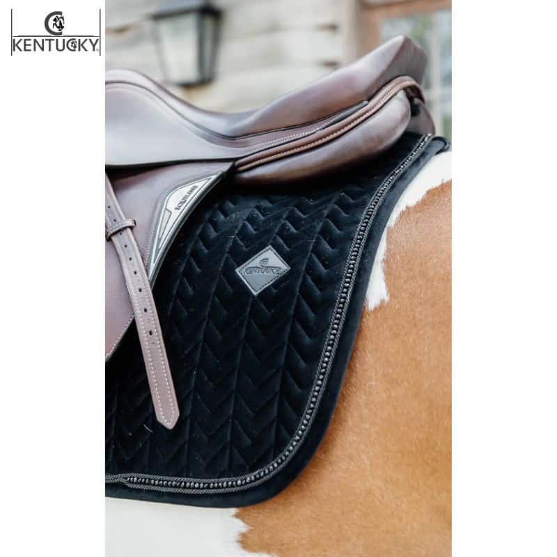Tapis de selle Velvet Pearls Jumping Noir détail perles KENTUCKY Sellerie Equinoxe