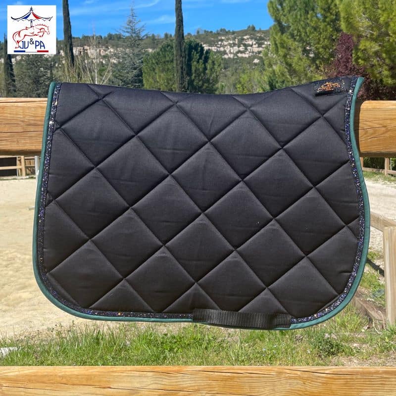 Tapis Ju et Pa Disco grande broderie noir vert forêt Sellerie Equinoxe