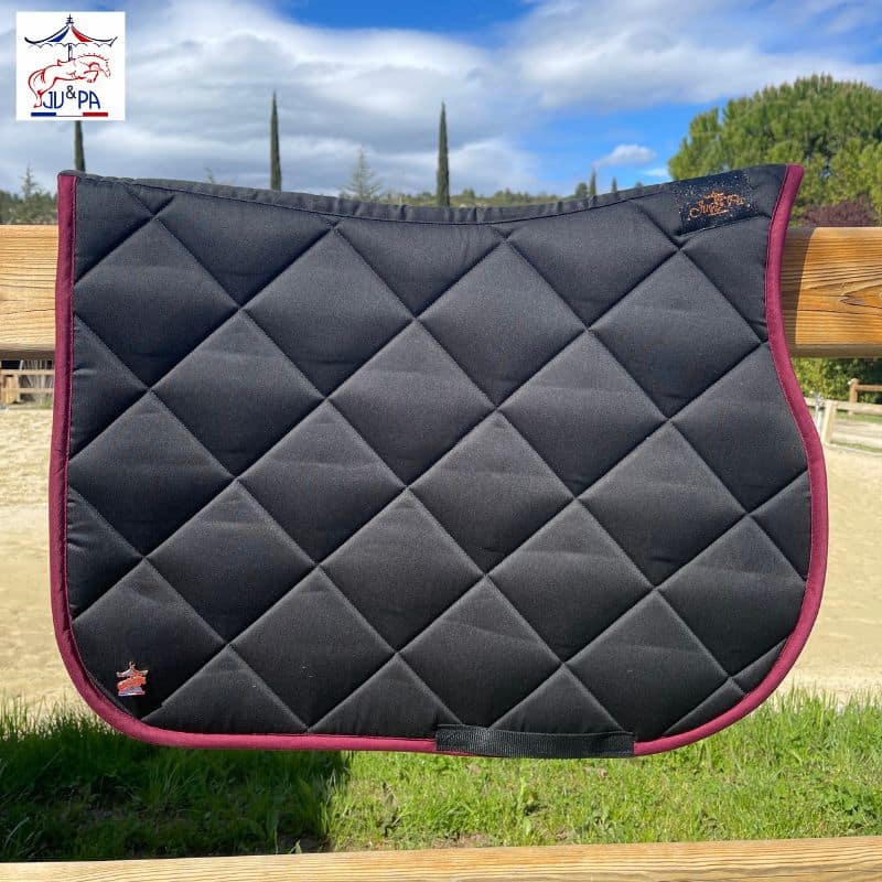 Tapis Ju et Pa grande broderie noir bordeaux Equinoxe-Shop