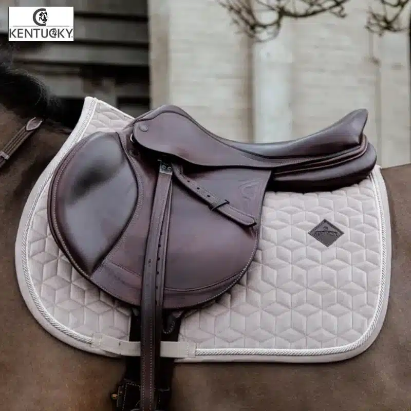 Tapis de selle Velvet Jumping beige KENTUCKY Sellerie Equinoxe-Shop