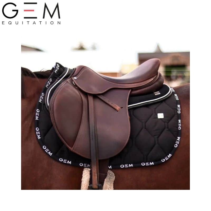 GEM tapis love GEM Noir Automne hiver 2025 Sellerie Equinoxe Shop Fuveau GEM tapis love GEM Noir Automne hiver 2025 Sellerie Equinoxe Shop Fuveau