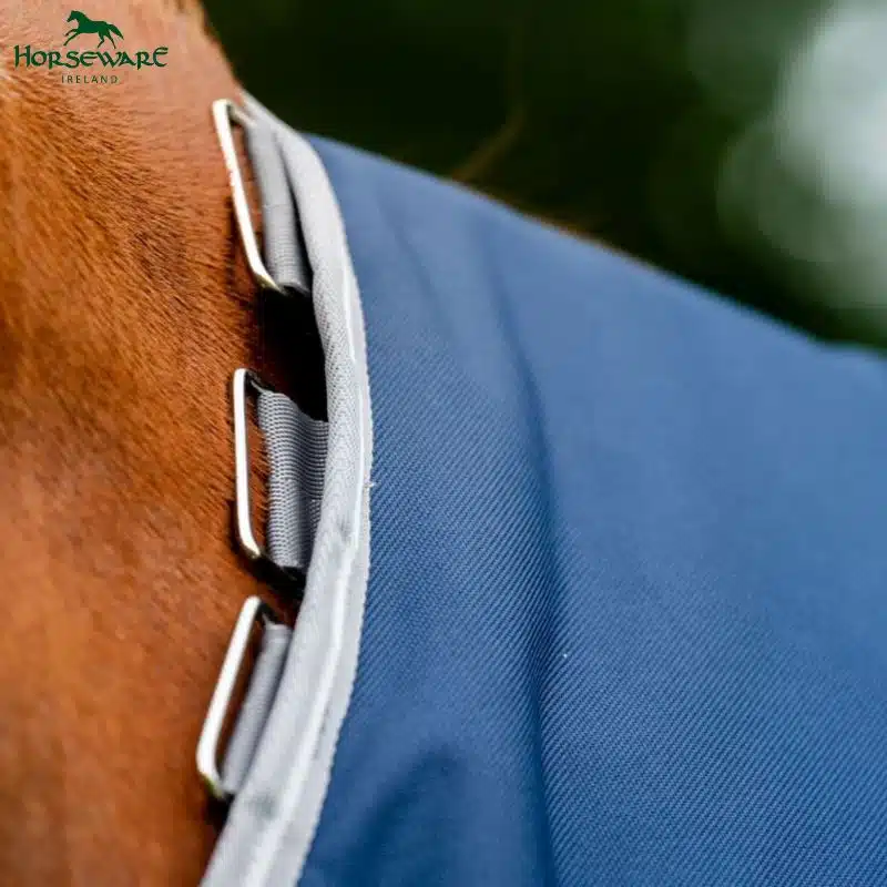 Couverture de paddock avec cou amovible Amigo Bravo 12 Plus heavy 400gr HORSEWARE AARP74 marine gris Sellerie Equinoxe