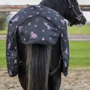 Couverture de paddock licorne turnout Lize 600D 100gr collection QHP 6390 Sellerie Equinoxe Shop Fuveau Couverture de paddock licorne turnout Lize 600D 100gr collection QHP 6390 Sellerie Equinoxe Shop Fuveau