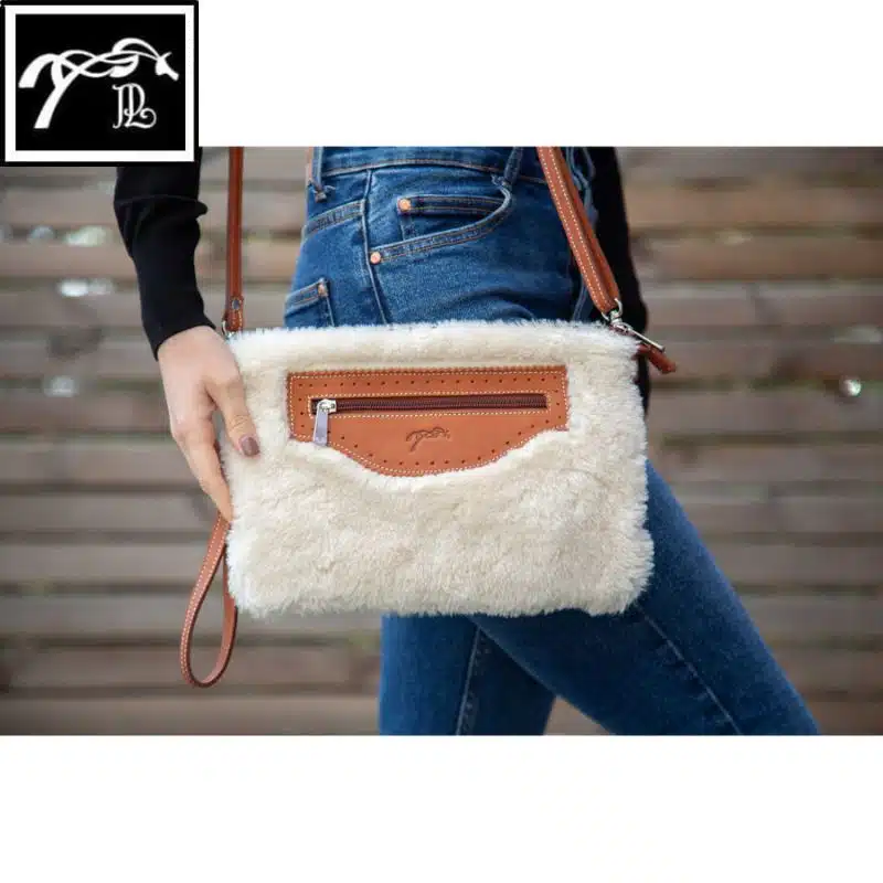 Poche avant zippée avec logo Pénélope embossé