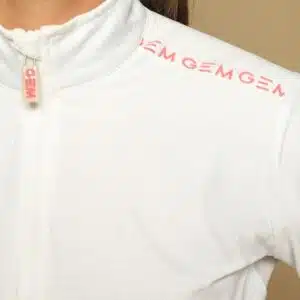 Polo Victor détail logo GEM OW25 Sellerie Equinoxe Shop Fuveau Polo Victor détail logo GEM OW25 Sellerie Equinoxe Shop Fuveau