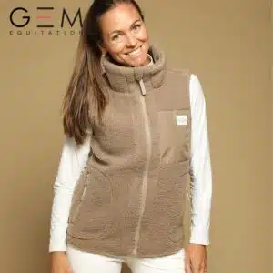 Veste d'équitation sans manches On GEM beige châtaigne AW25 Sellerie Equinoxe Shop Fuveau Veste d'équitation sans manches On GEM beige châtaigne AW25 Sellerie Equinoxe Shop Fuveau