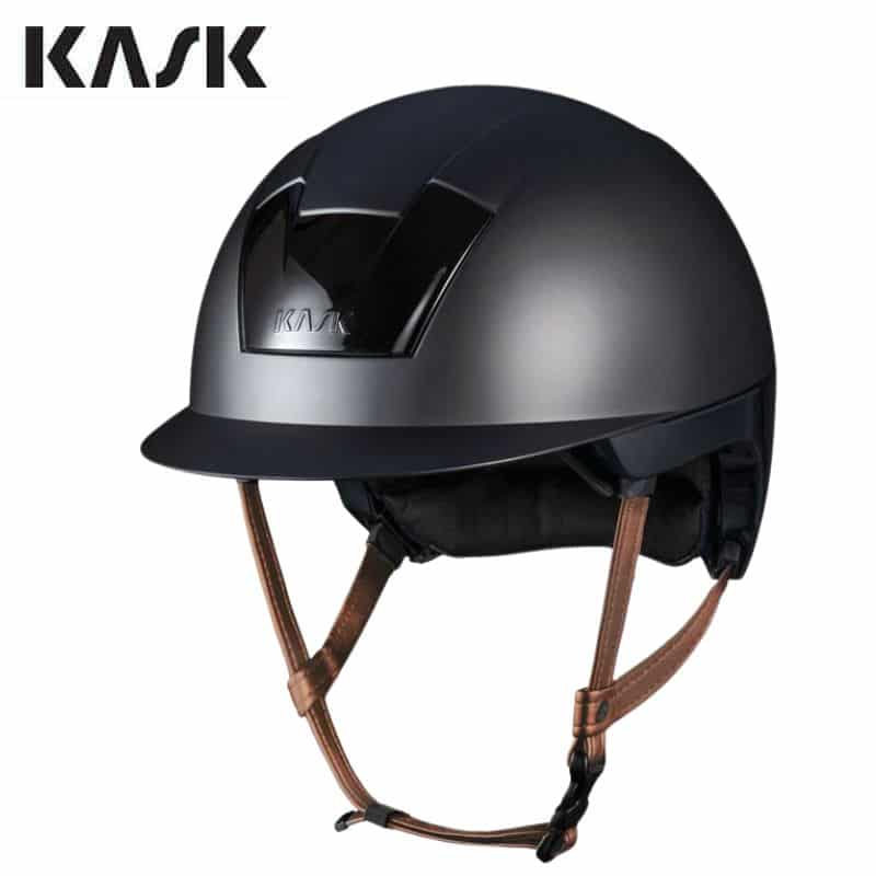 Casque d'équitation Kooki noir mat visière courte jugulaire marron clair KASK Sellerie Equinoxe Shop Fuveau