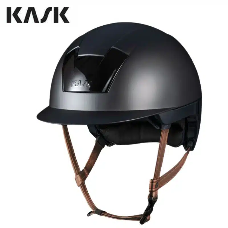 Casque d'équitation Kooki noir mat visière courte jugulaire marron clair KASK Sellerie Equinoxe Shop Fuveau