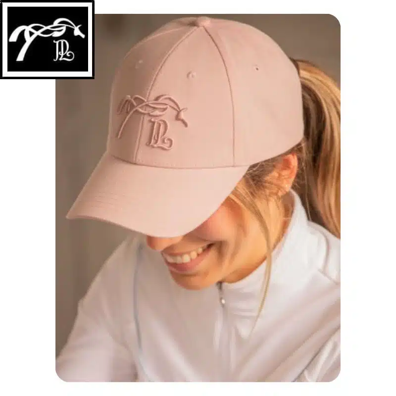 Casquette Naomi rose Pénélope Leprévost 993811016 Sellerie Equinoxe Shop Fuveau (2) Casquette Naomi rose Pénélope Leprévost 993811016 Sellerie Equinoxe Shop Fuveau (2)