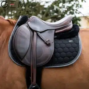 tapis d'équitation ATLAS Noir GEM SS 26 Sellerie Equinoxe Shop Fuveau tapis d'équitation ATLAS Noir GEM SS 26 Sellerie Equinoxe Shop Fuveau