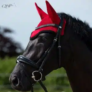 Bonnet anti-mouches Oakleigh rouge COLLECTION SUNSET RED ROUGE reference 5659 QHP SS26 Sellerie Equinoxe Shop Fuveau