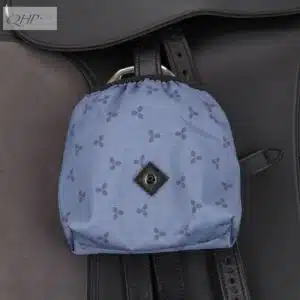 Couvres étriers Collection QHP SS26 5642 BLEU GRIS MISTY BLUE Sellerie Equinoxe Shop Fuveau Couvres étriers Collection QHP SS26 5642 BLEU GRIS MISTY BLUE Sellerie Equinoxe Shop Fuveau