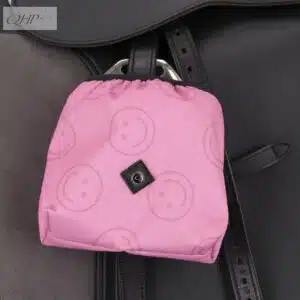 Couvres étriers Collection QHP SS26 5642 ROSE CHEERY PINK SMILE Sellerie Equinoxe Shop Fuveau Couvres étriers Collection QHP SS26 5642 ROSE CHEERY PINK SMILE Sellerie Equinoxe Shop Fuveau