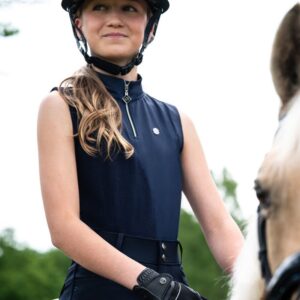 Polo d'équitation sans manches Aubree Junior QHP 8930 SS26 Sellerie Equinoxe Shop Polo d'équitation sans manches Aubree Junior QHP 8930 SS26 Sellerie Equinoxe Shop