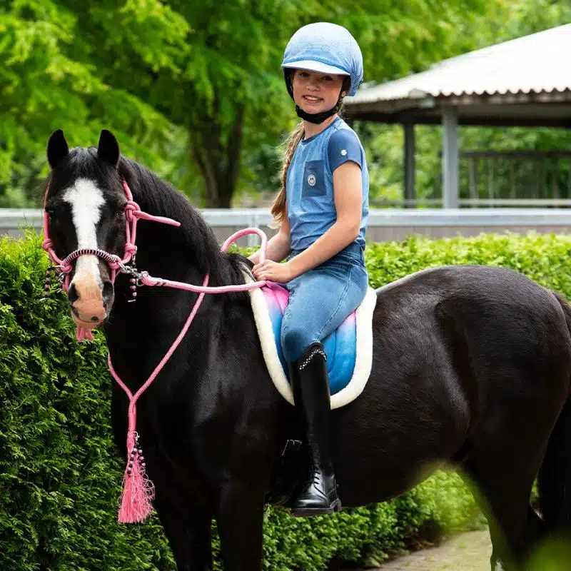 Toque réversible pour casque Rosalynn QHP 5668 bleu Collection SS26 Sellerie Equinoxe Shop