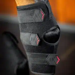 Protège-Jarret ouvert de Thérapie par Lumière Rouge LED Horseware cheval Sellerie Equinoxe Shop Fuveau technologie Protège-Jarret ouvert de Thérapie par Lumière Rouge LED Horseware cheval Sellerie Equinoxe Shop Fuveau technologie