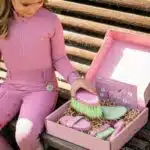 Boîte de rangement Coffret Lucky Start QHP Boîte réutilisable rangement brosses pansage Lucky Start QHP
