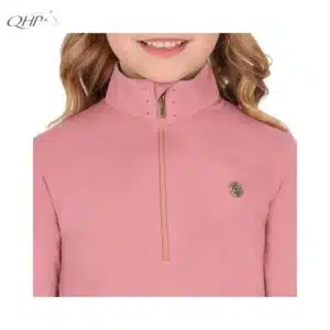 Détail col et strass Polo d'équitation Lucky Start QHP Détail strass demi-zip Polo d'équitation Lucky Start Junior QHP