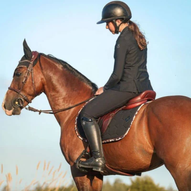 Tapis de selle Léopard Oxxer porté sur un cheval