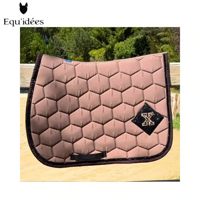 Tapis X Léo Oxxer beige chocolat – Série limitée Tapis X Léo Oxxer beige chocolat paillettes noires