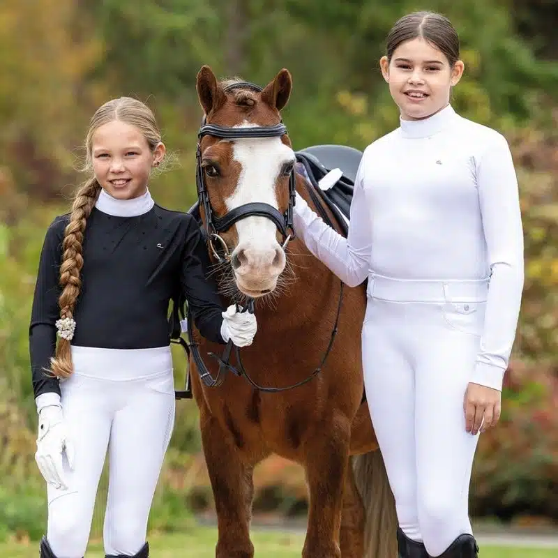 lifestyle-polo-concours-junior-qhp-amilara-noir