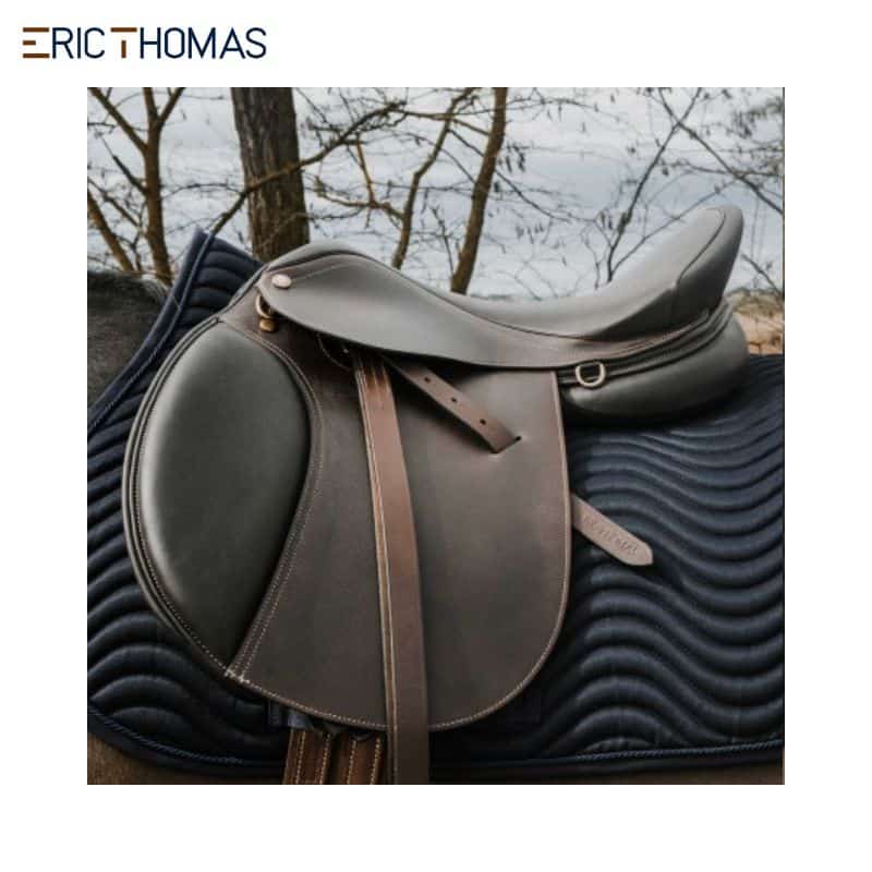 Selle Eric Thomas Hybrid EK-Confortech Mixte havane sur cheval