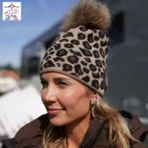 Bonnet Leopard Ju et Pa porté vue de profil