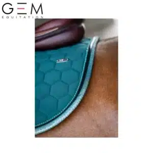 tapis-atlas-vert-gem-équitation-automne-2026-nouveaux-coloris Échantillon couleur vert foret tapis GEM ATLAS Automne 2026