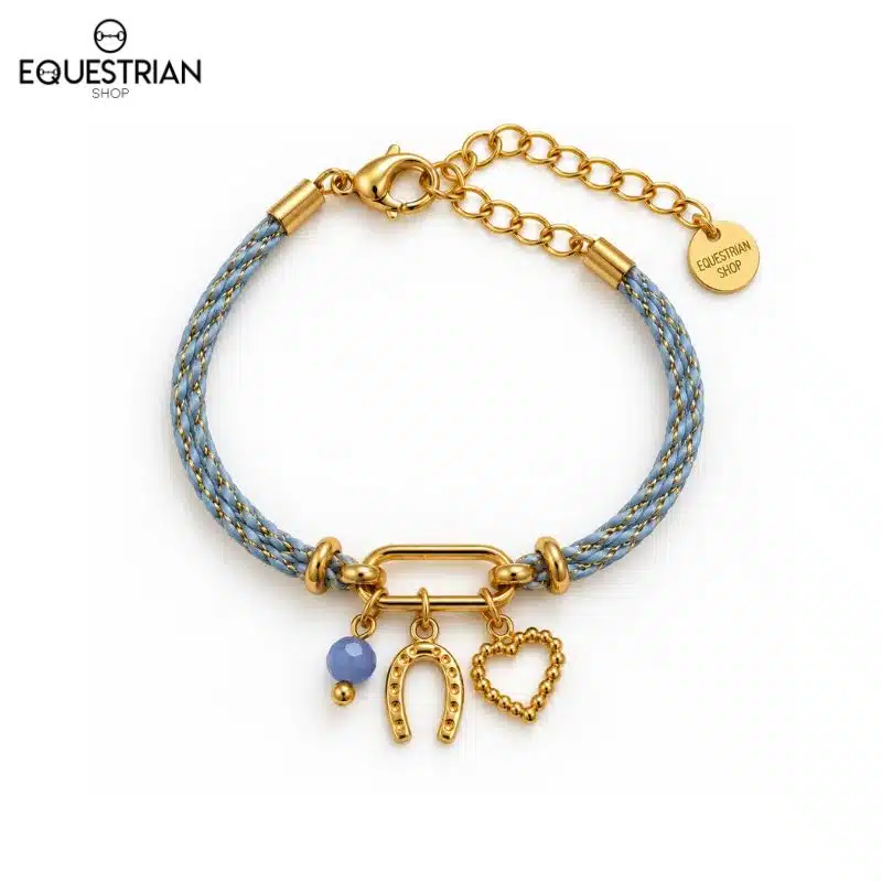 Bracelet Epona EQUESTRIAN SHOP bleu ciel avec perle bleue et charms fer à cheval et cœur, vue de face