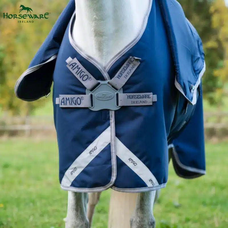Détail de la fermeture avant Disc sur la couverture cheval Horseware Amigo FieldSafe Plus