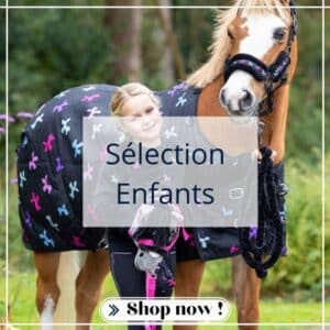Enfant avec son poney portant des articles de la collection équitation enfants hiver 2026-2027